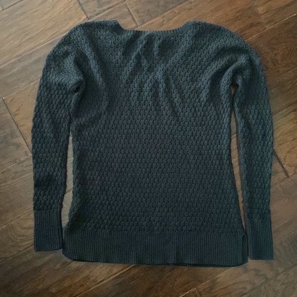 American Eagle Sweater - Picture 4 of 4